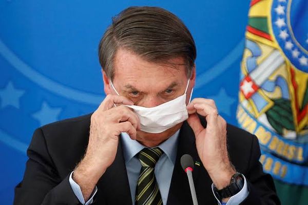 Bolsonaro tem que apresentar exame sobre Covid-19 em até 48 horas